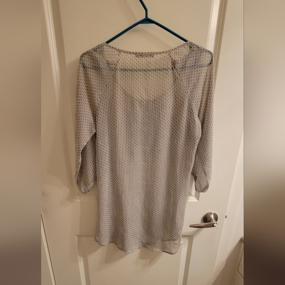 Sheer pullover Blouse - Picture 2 of 3